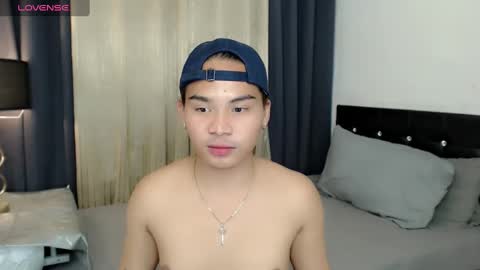 misstrishontop online show from February 18, 4:15 am