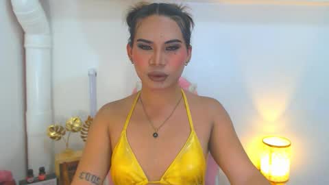 misstrishontop online show from September 18, 10:28 am