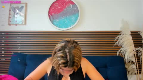 missvalery1 online show from December 16, 8:48 pm