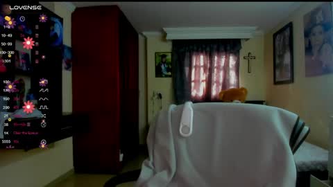 Snapshot of missvalery1 chatting on May 30, 12:46 pm missvalery1 online show from May 30, 12:46 pm