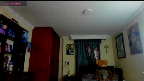 Snapshot of missvalery1 chatting on June 2, 11:07 pm missvalery1 online show from June 2, 11:07 pm
