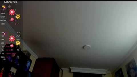 Snapshot of missvalery1 chatting on June 13, 1:09 pm missvalery1 online show from June 13, 1:09 pm