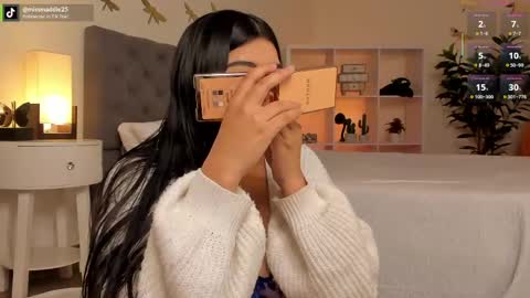 Mafe Jimenez online show from April 16, 2:40 pm