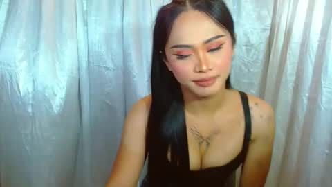 Snapshot of missviolet11 chatting on May 1, 1:59 pm SweetViolet online show from May 1, 1:59 pm