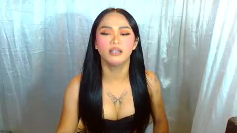 Snapshot of missviolet11 chatting on May 21, 6:37 pm SweetViolet online show from May 21, 6:37 pm