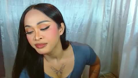 Snapshot of missviolet11 chatting on May 27, 12:35 pm SweetViolet online show from May 27, 12:35 pm