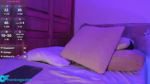 Snapshot of missvioleta_ chatting on January 14, 7:53 pm Violetta online show from January 14, 7:53 pm