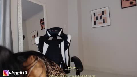 Snapshot of missvirggii chatting on November 27, 10:23 pm missvirggii online show from November 27, 10:23 pm