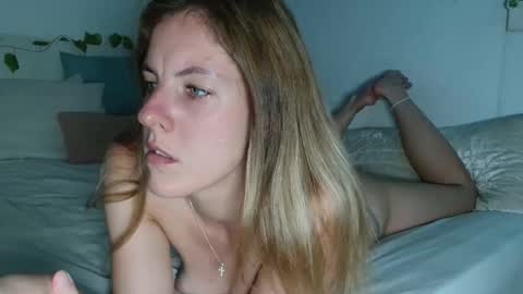 Snapshot of missxmonique chatting on February 3, 8:36 pm Monique online show from February 3, 8:36 pm