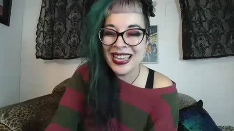 Missy Dee online show from October 15, 7:41 am