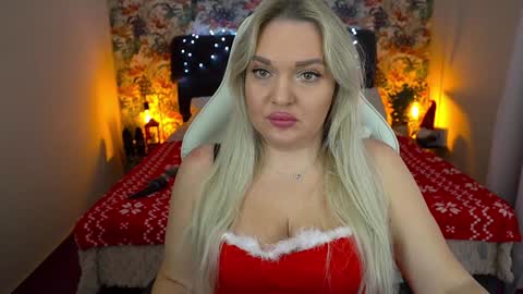 Snapshot of missyymartinezz chatting on December 25, 7:46 am Amely online show from December 25, 7:46 am