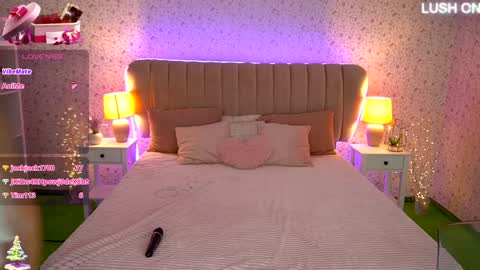 Snapshot of missyymartinezz chatting on January 15, 2:35 pm Amely online show from January 15, 2:35 pm
