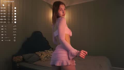 Snapshot of mist_mia chatting on March 14, 4:56 pm Mia online show from March 14, 4:56 pm