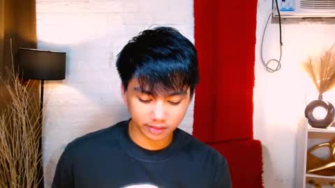 Snapshot of mister_officer chatting on December 6, 8:26 am SAINT SACHI  will make your day  online show from December 6, 8:26 am