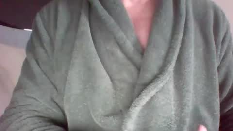 Snapshot of mister_tommm80 chatting on November 17, 7:58 am mister_tommm80 online show from November 17, 7:58 am