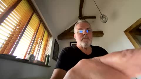 Snapshot of misterblivs chatting on March 12, 2:34 pm Misterblivs online show from March 12, 2:34 pm