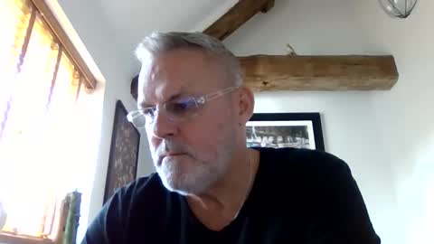 Snapshot of misterblivs chatting on April 8, 8:25 am Misterblivs online show from April 8, 8:25 am