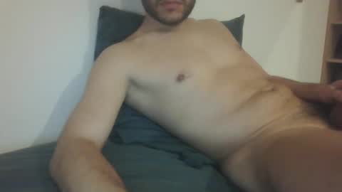 Snapshot of misterepicc chatting on December 28, 6:40 pm misterepicc online show from December 28, 6:40 pm