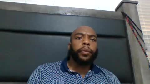 Snapshot of mistermakesomeshake chatting on August 4, 5:32 am Peace online show from August 4, 5:32 am