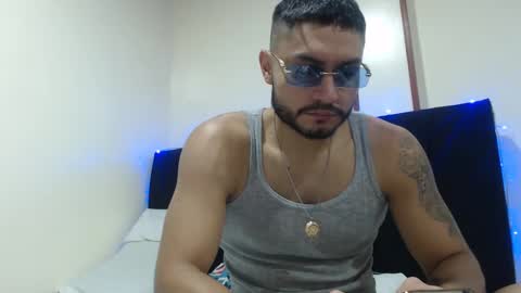 mistersam33 online show from December 2, 8:00 pm