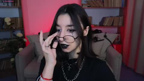 Marcelline online show from September 12, 9:09 am