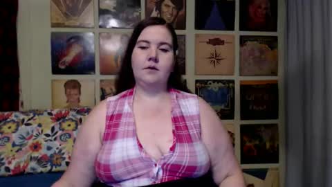 Snapshot of mistress_hailey chatting on April 23, 2:19 pm mistress_hailey online show from April 23, 2:19 pm