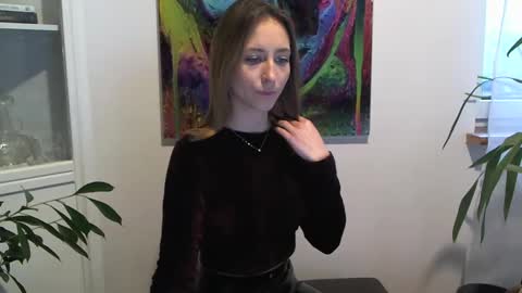 Snapshot of mistress_kasandrra chatting on December 30, 10:43 am Mistress Cassie - Cash online show from December 30, 10:43 am