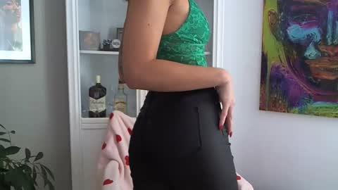 Snapshot of mistress_kasandrra chatting on February 16, 11:27 am Mistress Cassie - Cash online show from February 16, 11:27 am