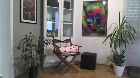 Snapshot of mistress_kasandrra chatting on February 28, 11:36 am Mistress Cassie - Cash online show from February 28, 11:36 am