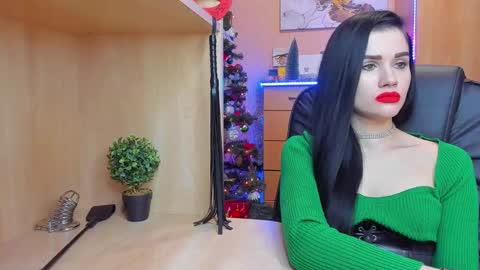 Snapshot of mistress_kristi chatting on December 15, 9:42 pm Mistress Kristi online show from December 15, 9:42 pm