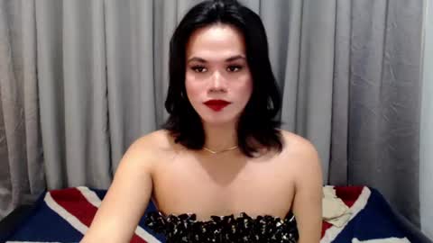 Snapshot of mistress_maxine chatting on July 31, 8:03 am Rosette max online show from July 31, 8:03 am