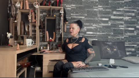 Mistress Mirybossy online show from December 14, 12:33 am