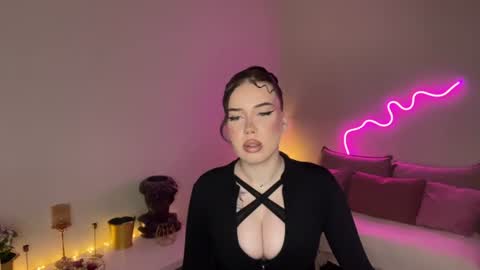 Mia online show from June 27, 3:17 pm