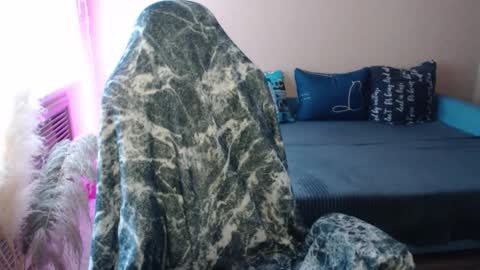 Miss Bailey online show from December 4, 10:35 am