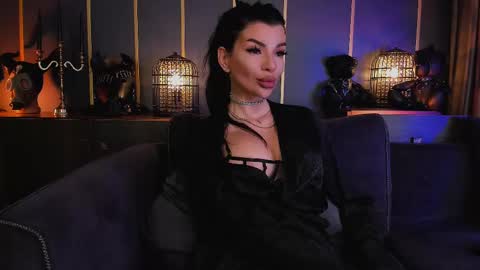 Snapshot of mistresselenia chatting on March 1, 8:45 am Elenia online show from March 1, 8:45 am