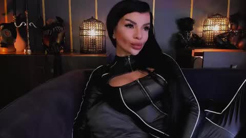 Snapshot of mistresselenia chatting on March 2, 12:43 pm Elenia online show from March 2, 12:43 pm