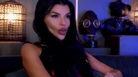 Snapshot of mistresselenia chatting on September 13, 11:43 am Elenia online show from September 13, 11:43 am