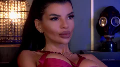 Snapshot of mistresselenia chatting on September 16, 8:15 am Elenia online show from September 16, 8:15 am