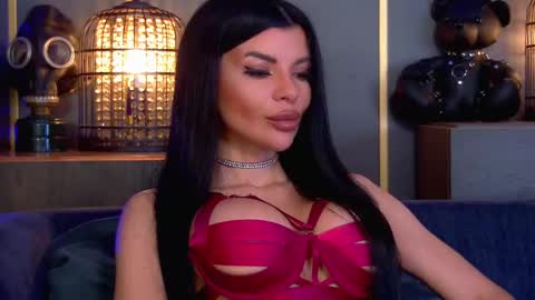 Elenia online show from February 16, 4:03 pm