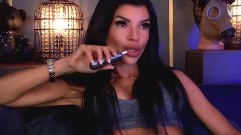 Snapshot of mistresselenia chatting on June 24, 11:31 am Elenia online show from June 24, 11:31 am