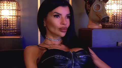 Snapshot of mistresselenia chatting on July 4, 9:59 am Elenia online show from July 4, 9:59 am