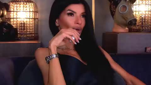 Snapshot of mistresselenia chatting on July 8, 10:31 am Elenia online show from July 8, 10:31 am