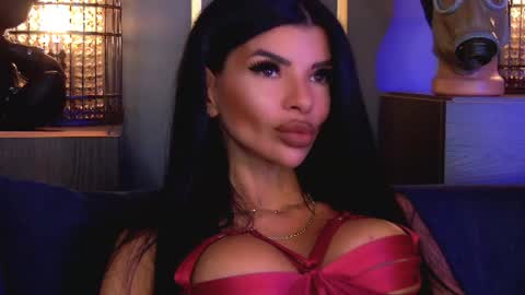 Snapshot of mistresselenia chatting on July 29, 10:35 am Elenia online show from July 29, 10:35 am