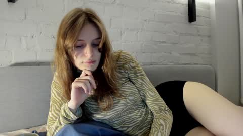 Snapshot of mistresselizy chatting on December 6, 5:33 pm mistresselizy online show from December 6, 5:33 pm