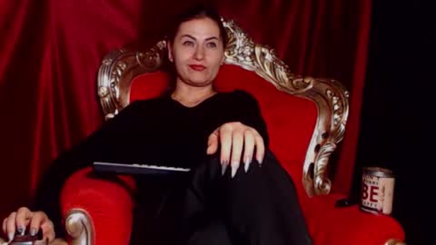 Snapshot of mistressfabiola chatting on March 18, 6:44 pm Mistress Fabiola online show from March 18, 6:44 pm