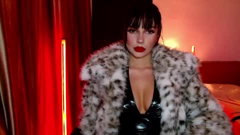 Snapshot of mistressfindom chatting on March 23, 12:47 am Goddess Katerina online show from March 23, 12:47 am