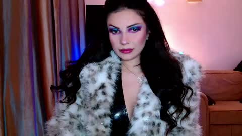 Snapshot of mistressfindom chatting on April 29, 11:33 pm Goddess Katerina online show from April 29, 11:33 pm