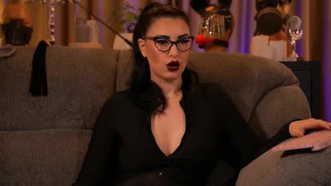 Mistress Kelly online show from October 25, 11:43 pm