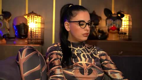 Snapshot of mistresskellykent chatting on May 30, 11:57 pm Mistress Kelly online show from May 30, 11:57 pm