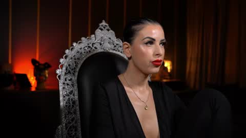Snapshot of mistresskellykent chatting on June 26, 9:41 pm Mistress Kelly online show from June 26, 9:41 pm